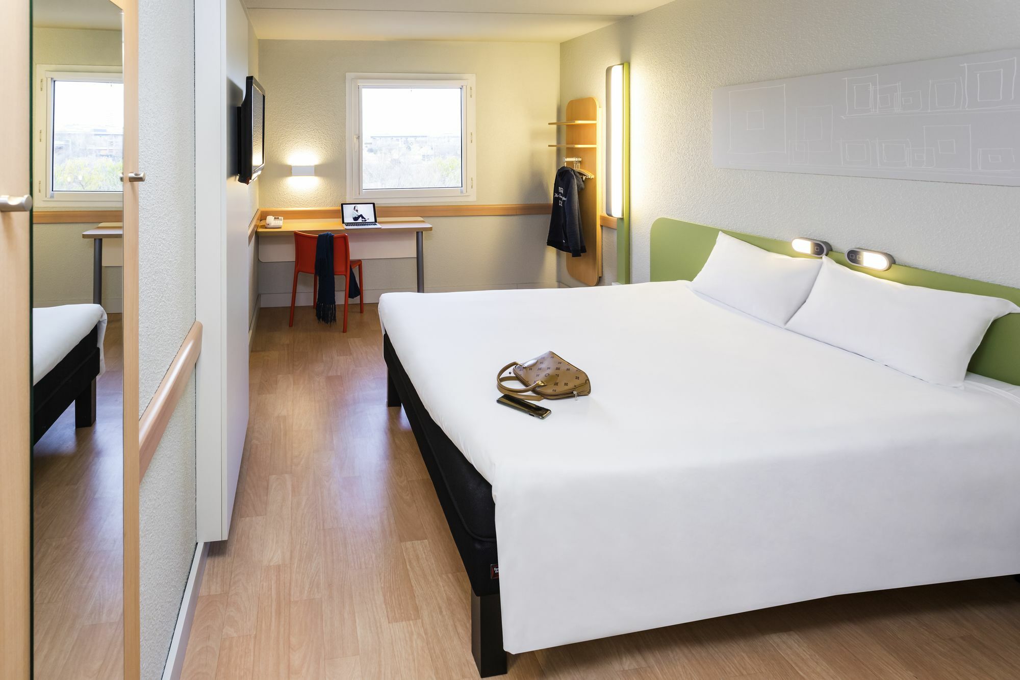 Hotel Ibis Budget Madrid Alcorcon Mostoles Exterior foto